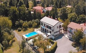 Guest House Surina App Surina'S Green Holiday